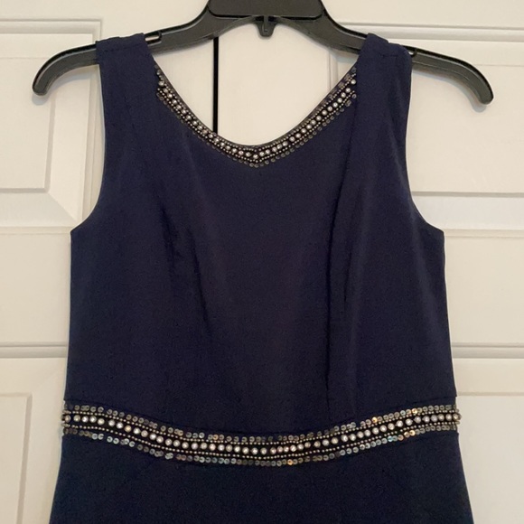 Gown - Picture 6 of 6